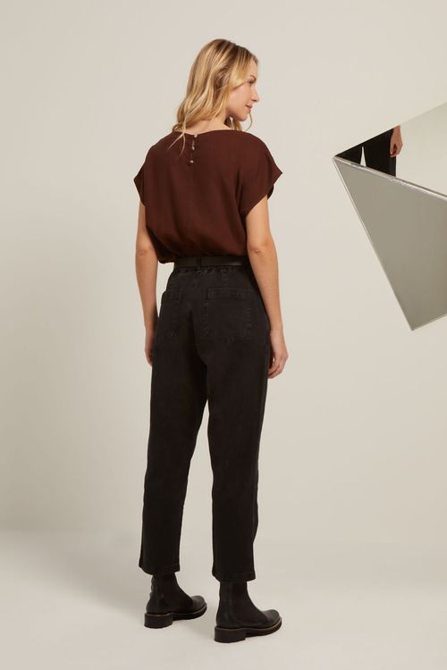 Calça Cenoura Estonada Preta Algodão Leda