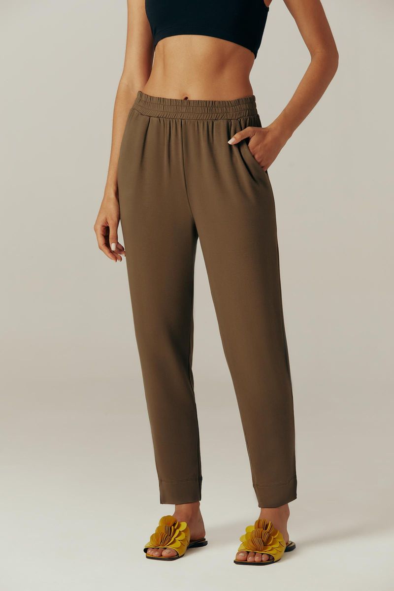 calca-cenoura-bambu-new-arvi-yogini-0082990114-movimento