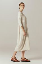 vestido-midi-simone-yogini-0082810126-movimento