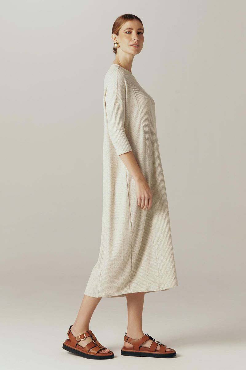 vestido-midi-simone-yogini-0082810126-movimento