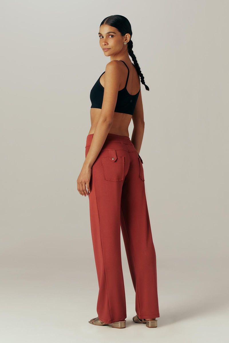 calca-bambu-IV-yogini-0082960213-movimento