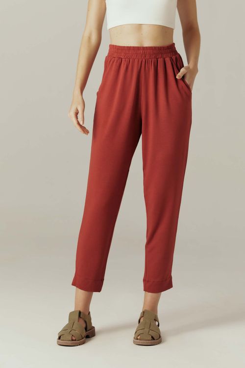 Calça Cenoura Merlot New Arvi