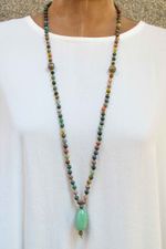 japamala-jaspeindiano-yogini-0085430019-costas