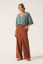 Blusa-surya-yogini-0083371050-movimento