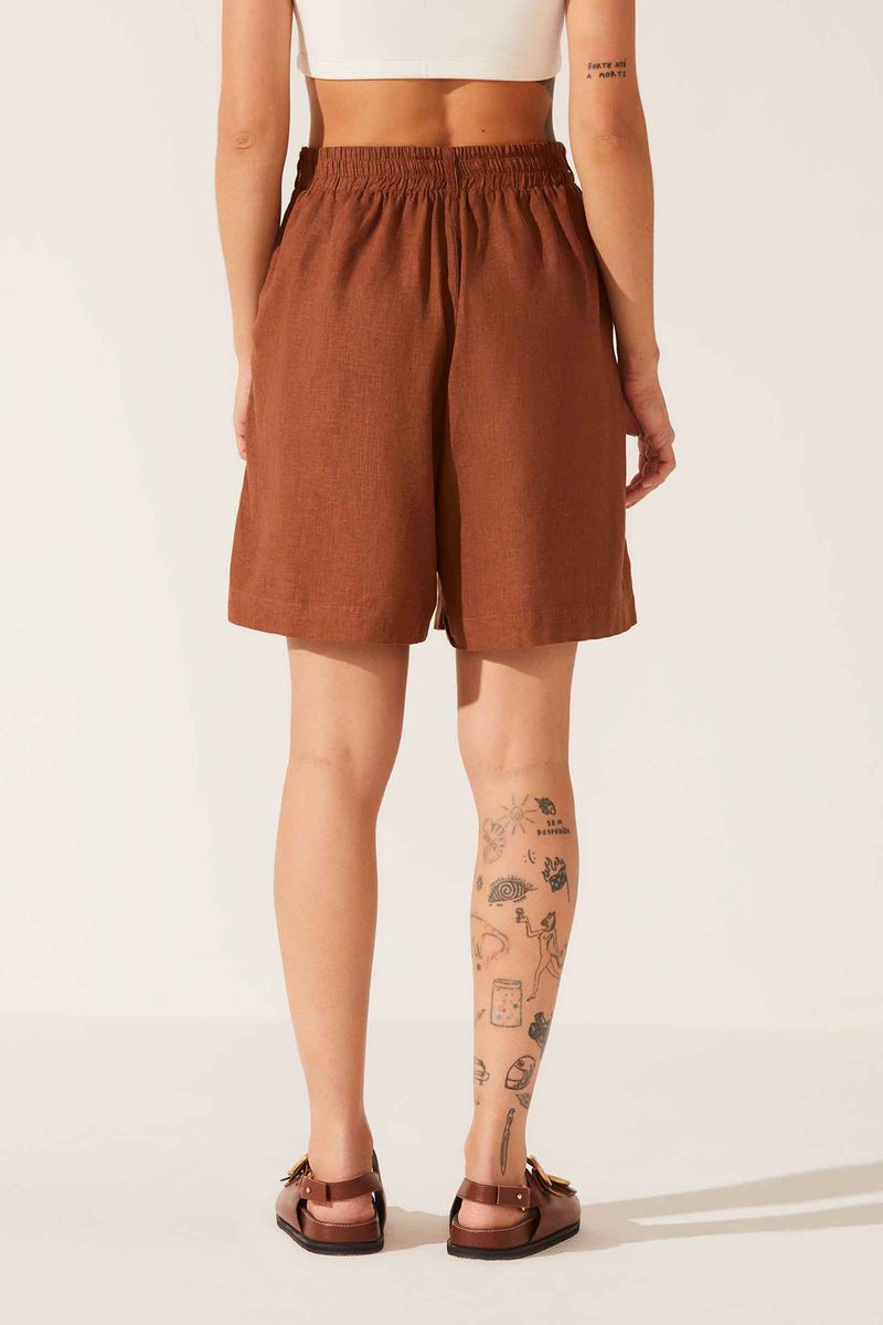 short-eunice-yogini-0083632348-movimento