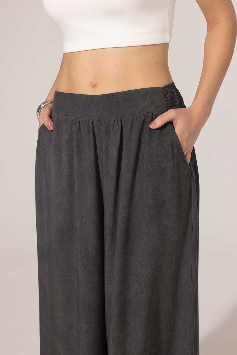 calca-pietra-yogini-0084870007-detalhe-cintura