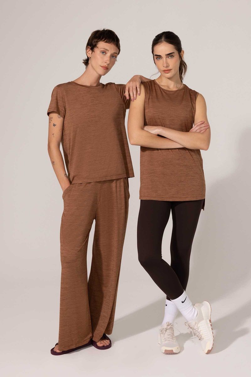 blusa-alba-II-yogini-0085090224-movimento