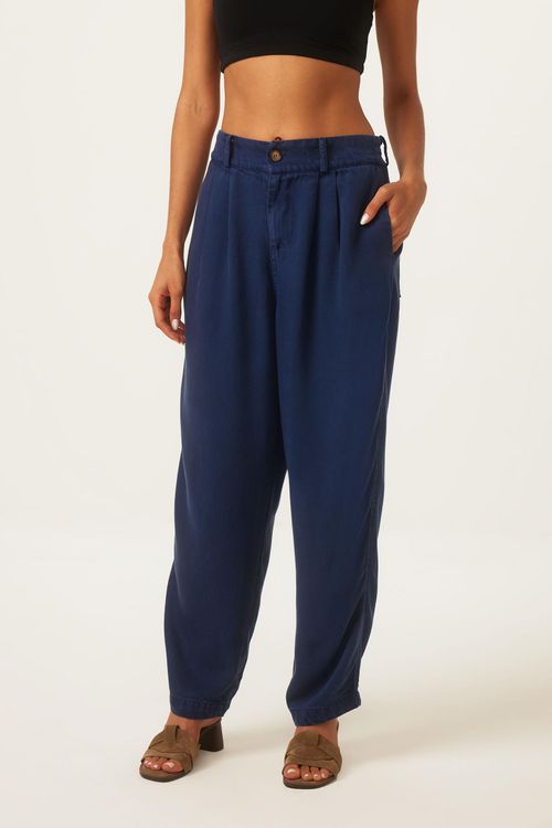 Calça Cenoura Marinho Liocel Thaís